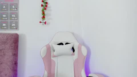 Alisson online show from May 15, 2026, 11:45 pm
