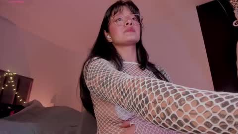    online show from November 6, 2025, 2:34 am