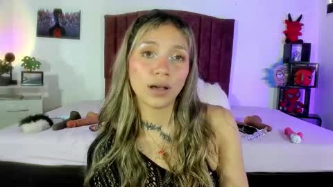 Alisson IG alisson zafiro27 online show from January 15, 2025, 12:15 pm