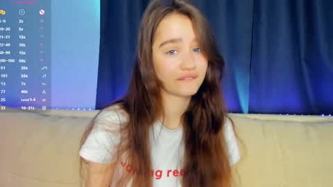 Alivia online show from April 19, 2026, 7:07 am