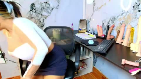 Alix online show from April 11, 2026, 7:45 am