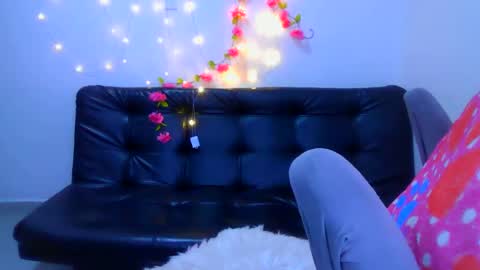 Snapshot of alixxe_ chatting on November 7, 2025, 6:41 pm alixxe_ online show from November 7, 2025, 6:41 pm