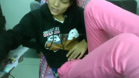 Snapshot of alixxe_ chatting on December 1, 2025, 6:18 am alixxe_ online show from December 1, 2025, 6:18 am