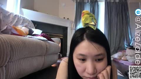 Alize Zaide online show from October 22, 2025, 9:25 pm