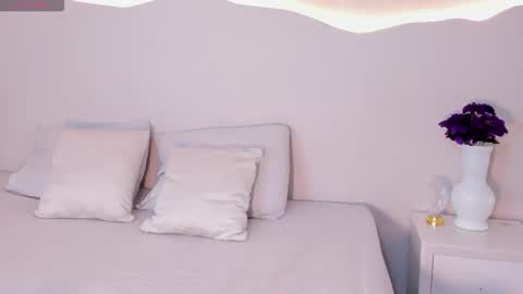 Aliz Thompson online show from February 12, 2026, 8:26 pm