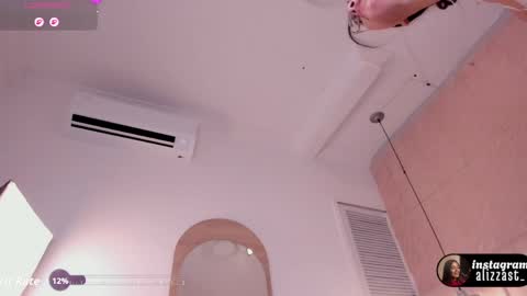 alizza_ online show from April 2, 2026, 11:52 am