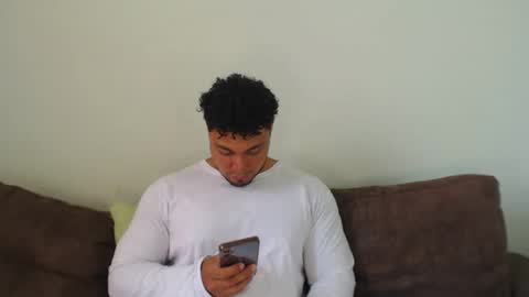 Snapshot of allen_ferrer10 chatting on April 11, 2026, 5:17 pm allen_ferrer10 online show from April 11, 2026, 5:17 pm