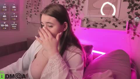 alli_aster online show from November 5, 2025, 3:06 am