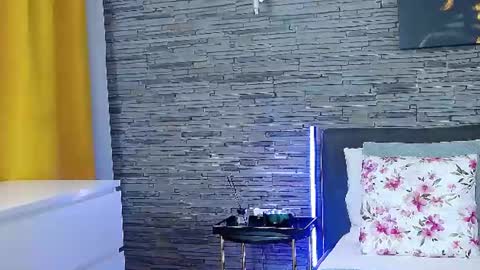 Alliana online show from August 4, 2026, 4:48 am