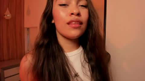 Snapshot of allie_bruce chatting on May 22, 2026, 10:04 pm A L L I E online show from May 22, 2026, 10:04 pm