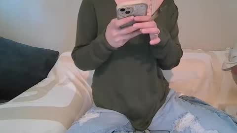 alliebearx online show from April 8, 2026, 8:53 pm