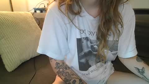 Snapshot of alliebearx chatting on July 17, 2026, 3:18 pm alliebearx online show from July 17, 2026, 3:18 pm