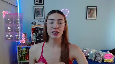 Snapshot of allisonblossom chatting on December 11, 2024, 9:12 pm online show from December 11, 2024, 9:12 pm