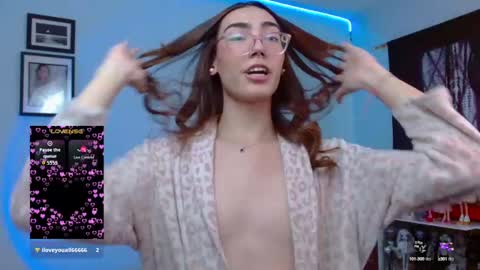 Snapshot of allisonblossom chatting on October 1, 2025, 6:47 pm online show from October 1, 2025, 6:47 pm