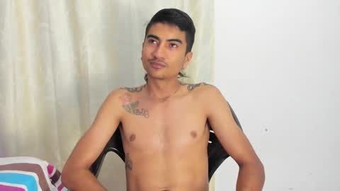 Snapshot of allisonjustingb chatting on February 13, 2025, 6:52 am AllisonJustin online show from February 13, 2025, 6:52 am