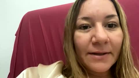 Snapshot of allisonlove2 chatting on April 15, 2026, 7:10 pm allisonlove2 online show from April 15, 2026, 7:10 pm