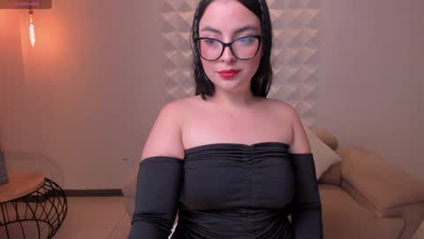 Snapshot of allisonrogersx chatting on January 4, 2025, 3:29 am Allison Rogers online show from January 4, 2025, 3:29 am