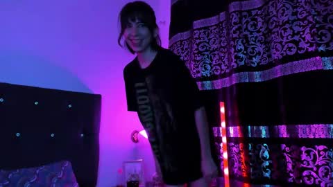 Snapshot of allisson_rose chatting on March 11, 2025, 6:21 am Alli online show from March 11, 2025, 6:21 am