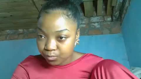 allizida01 online show from February 14, 2026, 4:37 pm