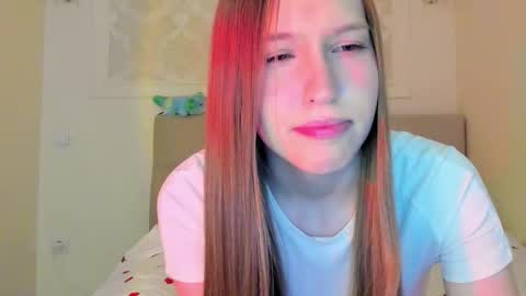 Snapshot of alllura chatting on February 4, 2026, 10:15 pm Axi online show from February 4, 2026, 10:15 pm