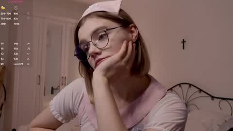 ALOTROPP NOT BABY online show from October 15, 2025, 6:19 pm