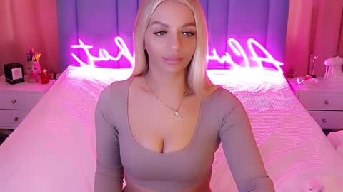 AlwaysHot online show from January 27, 2025, 2:53 am