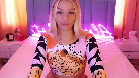 AlwaysHot online show from March 10, 2025, 3:23 am