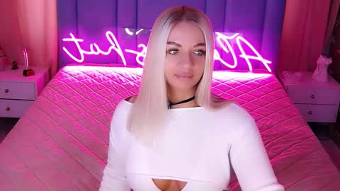 AlwaysHot online show from March 11, 2026, 2:17 am