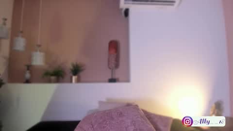 Ally  online show from November 26, 2025, 4:02 am