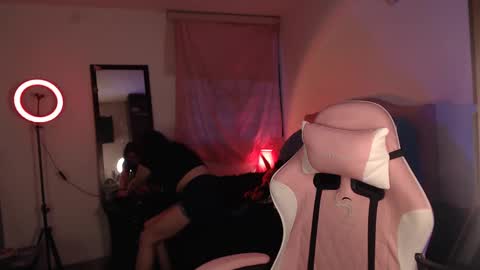 Snapshot of ally_donfort chatting on February 11, 2025, 11:12 pm Ally online show from February 11, 2025, 11:12 pm