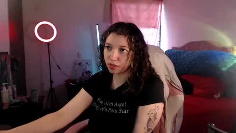 Snapshot of ally_donfort chatting on November 11, 2025, 7:47 pm Ally online show from November 11, 2025, 7:47 pm