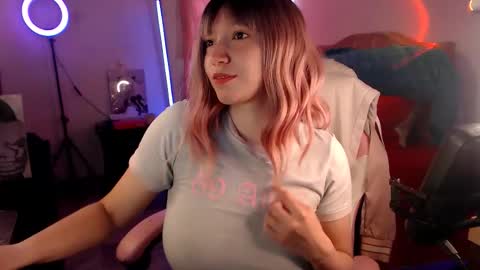 Snapshot of ally_donfort chatting on December 16, 2025, 8:47 pm Ally online show from December 16, 2025, 8:47 pm