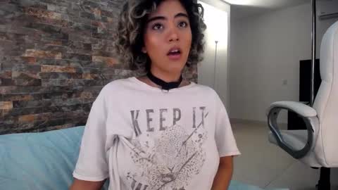 Snapshot of ally_summer chatting on January 2, 2025, 12:34 am ally_summer online show from January 2, 2025, 12:34 am