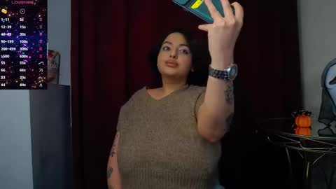         online show from October 28, 2025, 7:27 pm