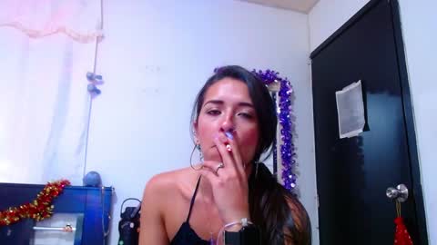 Snapshot of allyson_collins_ chatting on January 18, 2025, 8:19 pm Allyson collins online show from January 18, 2025, 8:19 pm