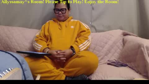 Allyssamay online show from November 18, 2025, 3:23 am