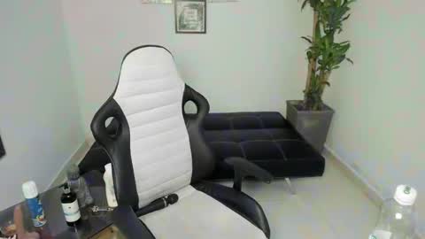 Snapshot of allyssann_smith chatting on January 28, 2025, 1:08 am allyssann online show from January 28, 2025, 1:08 am