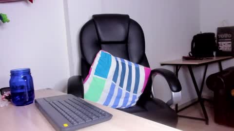 ALMA FENIX  online show from April 13, 2026, 4:07 am