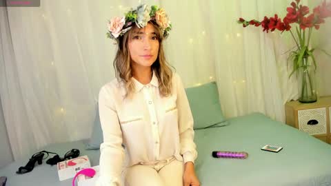 alma_rose_ online show from April 16, 2026, 6:52 pm
