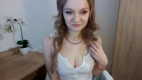 Snapshot of almanature chatting on December 10, 2024, 9:33 pm AlmaNature online show from December 10, 2024, 9:33 pm