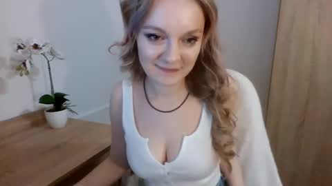 Snapshot of almanature chatting on December 11, 2024, 12:44 am AlmaNature online show from December 11, 2024, 12:44 am