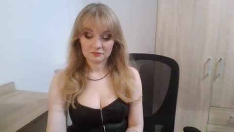 Snapshot of almanature chatting on September 30, 2025, 8:36 pm AlmaNature online show from September 30, 2025, 8:36 pm