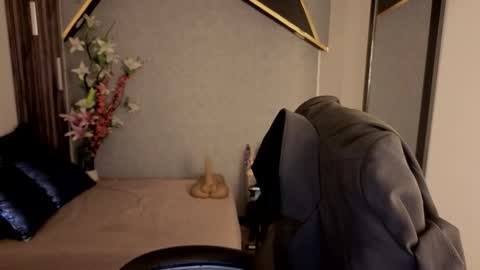 ALMMA online show from December 2, 2025, 1:39 pm