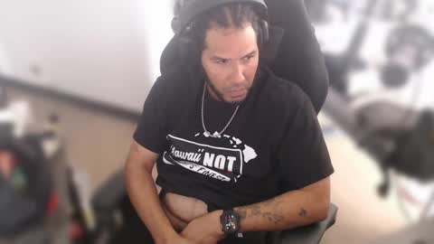 Snapshot of aloha_king chatting on February 6, 2025, 10:53 pm simplyfaded online show from February 6, 2025, 10:53 pm