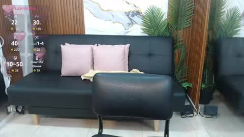 alonddra_tay online show from May 17, 2026, 11:28 am