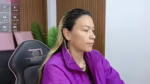 Snapshot of alonddra_tay chatting on June 29, 2026, 11:43 am alonddra_tay online show from June 29, 2026, 11:43 am
