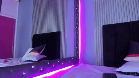 Snapshot of alondra_tits chatting on November 27, 2025, 1:02 pm alondra_tits online show from November 27, 2025, 1:02 pm