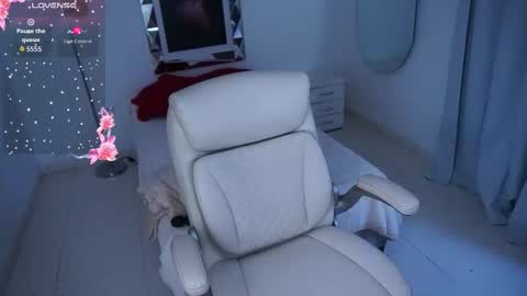 Alondra online show from January 17, 2026, 11:48 am