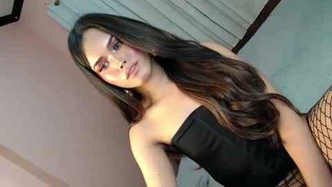 Snapshot of alove_too_last chatting on January 23, 2025, 5:52 pm LEXY online show from January 23, 2025, 5:52 pm