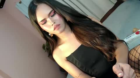 Snapshot of alove_too_last chatting on January 24, 2025, 6:04 pm LEXY online show from January 24, 2025, 6:04 pm